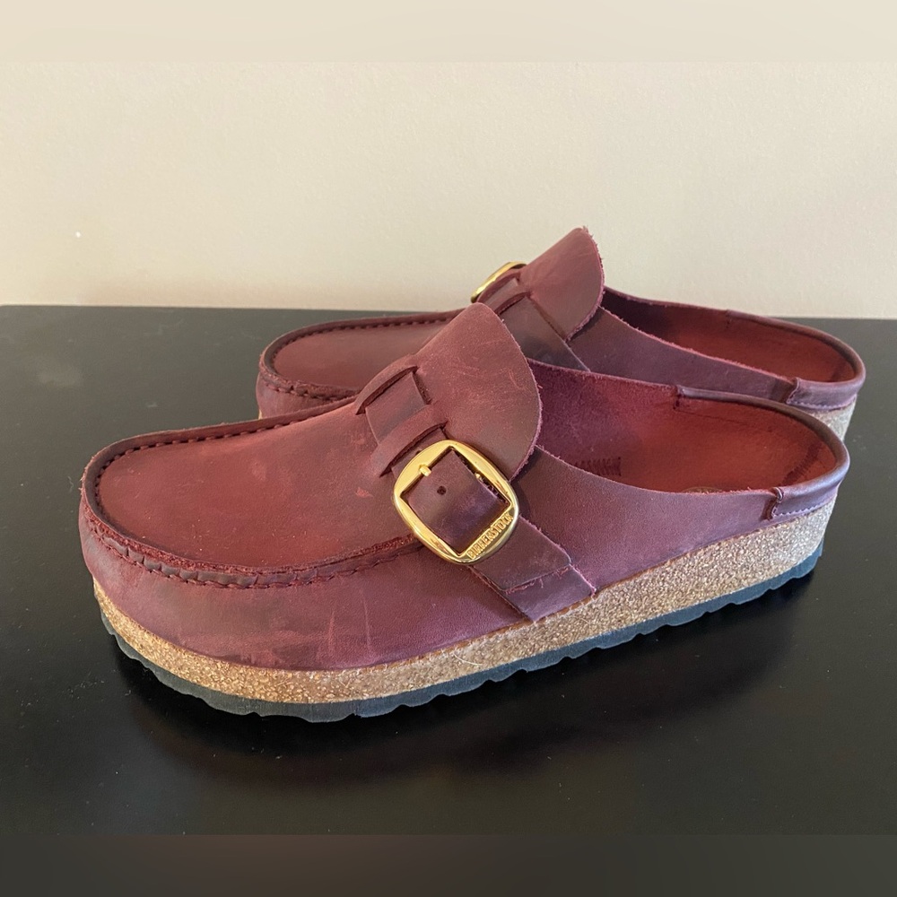 Birkenstock Buckley Oiled leather Slip-On Clogs with Gold Buckle